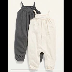 Set of two rompers